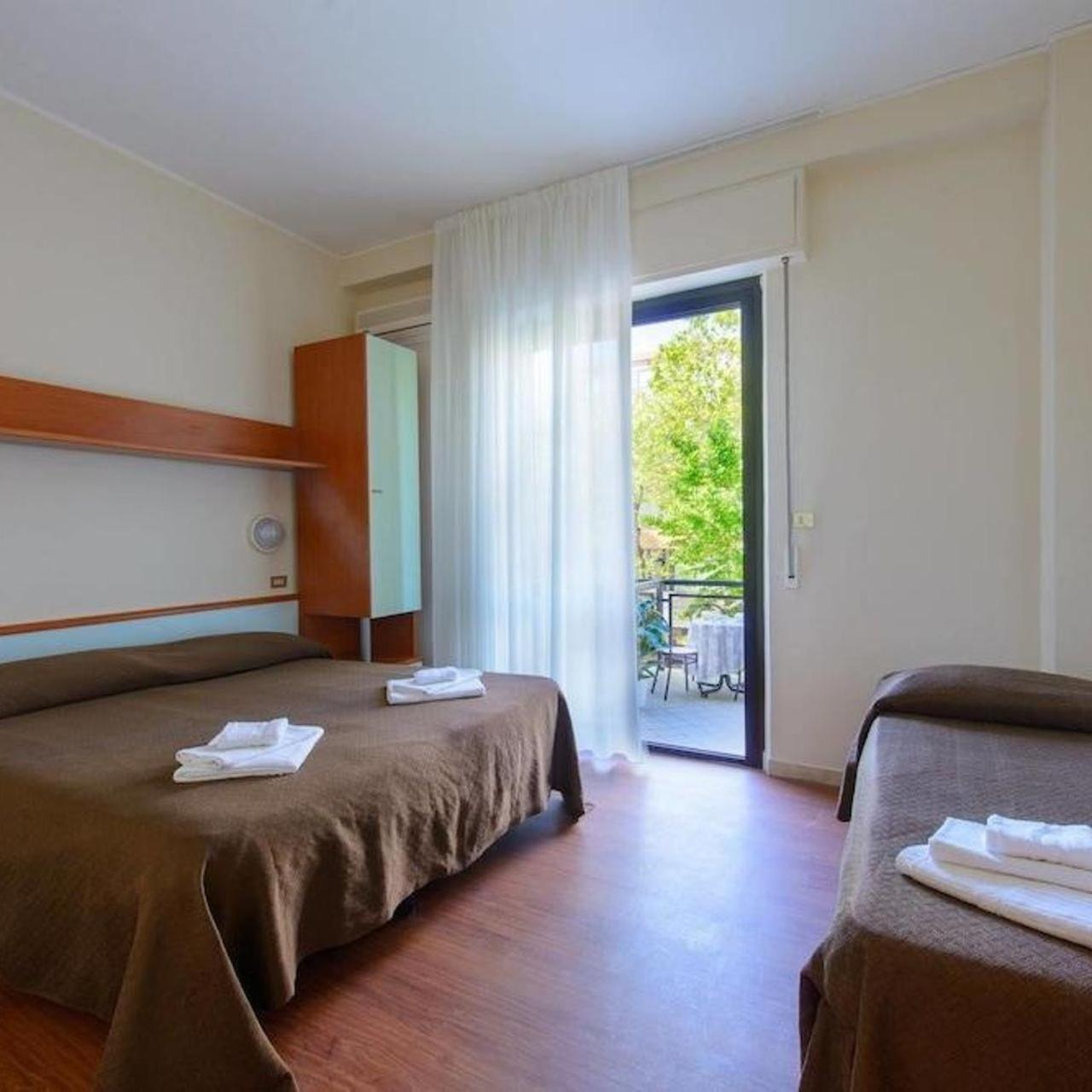 Hotel Maracaibo Rimini Exterior photo
